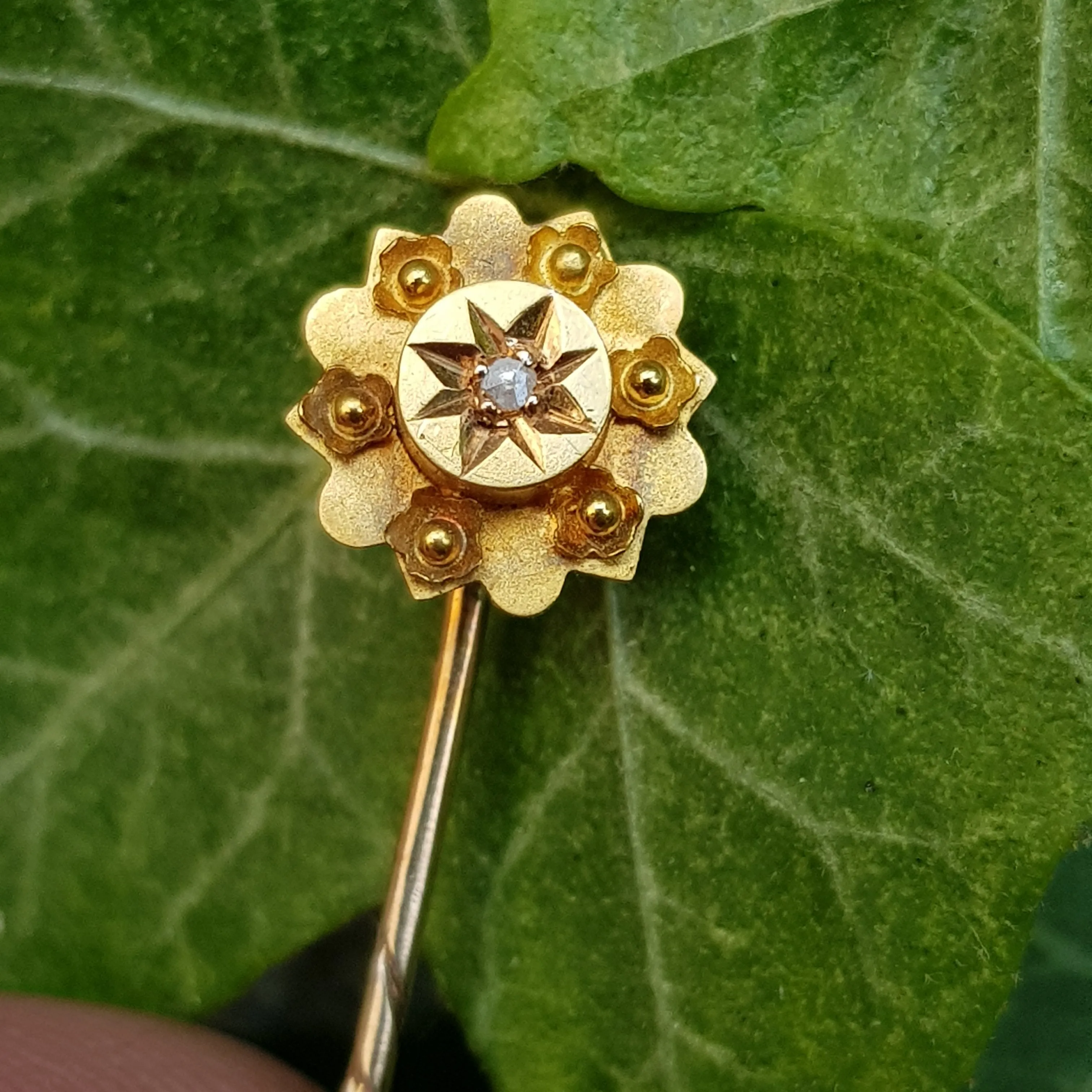 15k 15ct Gold Old Cut Diamond Set Gypsy Flower Stick Pin Tie Cravat Pin In Jewellers Box Antique Victorian Circa 1870